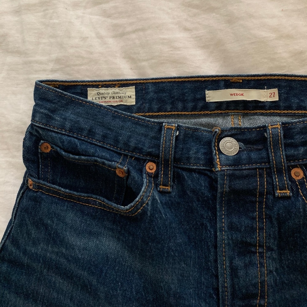 Levi's Dark Wash Wedgie Fit